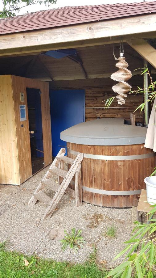 Logeerruimte In Gerenoveerde Boerderij In Wachtum Apartment Ngoại thất bức ảnh